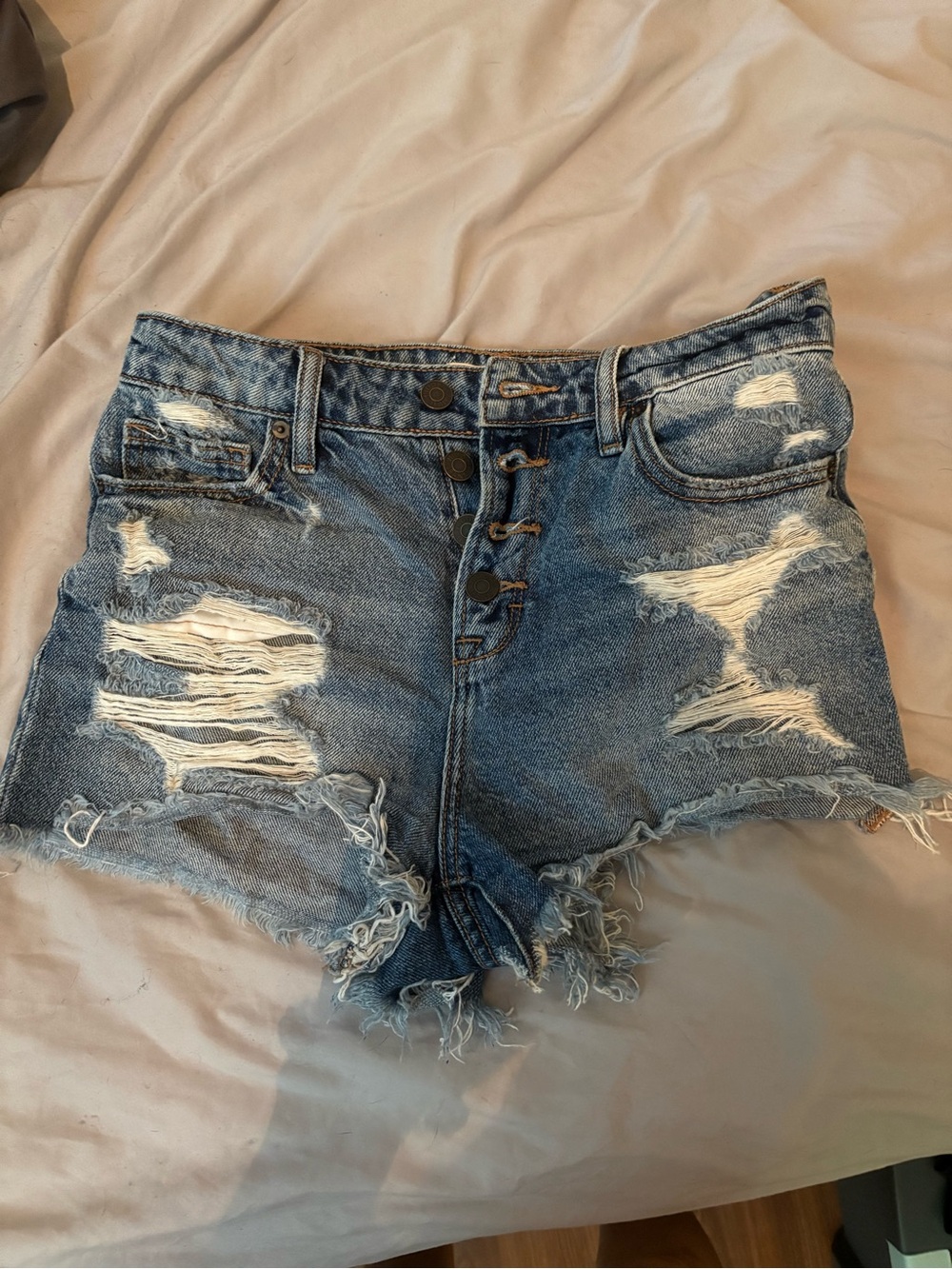 BUCKLE High-Rise Distressed Denim Shorts - Blue